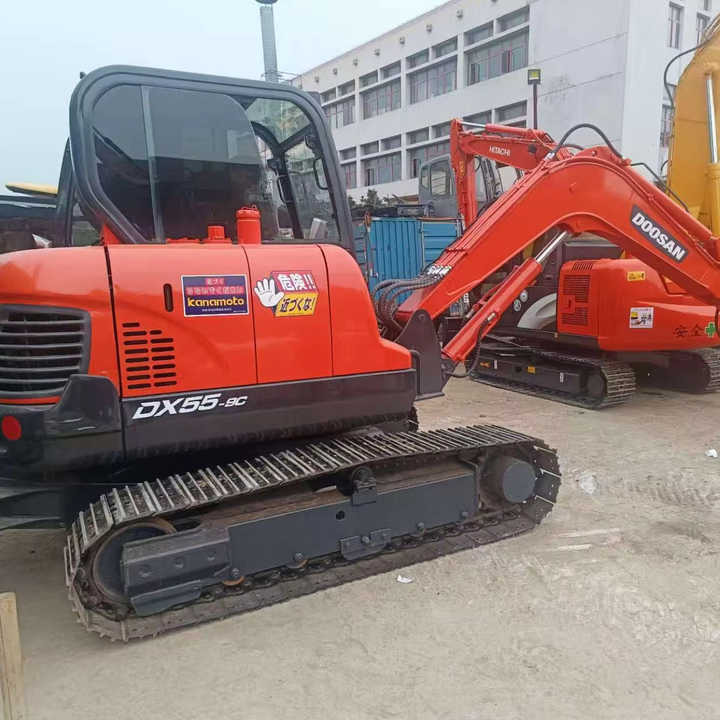 Used Digger DOOSAN DX55 Construction Machinery Construction Digger Used DOOSAN DX55 Cheap Excavator - Escavadora de rastos: foto 1 Used Digger DOOSAN DX55 Construction Machinery Construction Digger Used DOOSAN DX55 Cheap Excavator - Escavadora de rastos: foto 1