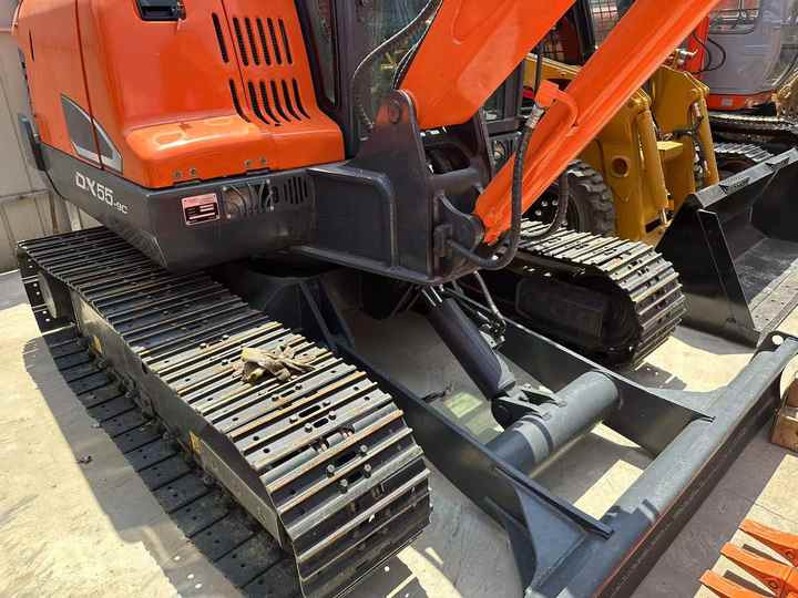 Used Digger DOOSAN DX55 Construction Machinery Construction Digger Used DOOSAN DX55 Cheap Excavator - Escavadora de rastos: foto 5 Used Digger DOOSAN DX55 Construction Machinery Construction Digger Used DOOSAN DX55 Cheap Excavator - Escavadora de rastos: foto 5