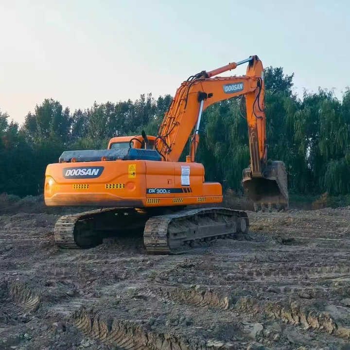 Used Doosan Dx300LC Model Excavator Second Hand Machine Popular Brand Korean Doosan Hydraulic Machinery - Escavadeira: foto 1 Used Doosan Dx300LC Model Excavator Second Hand Machine Popular Brand Korean Doosan Hydraulic Machinery - Escavadeira: foto 1