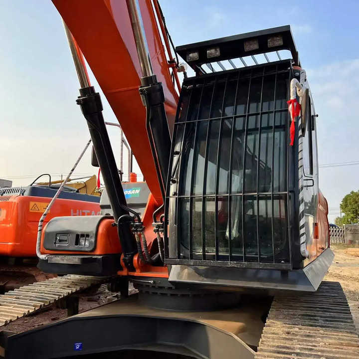 Used Excavator Doosan DX300 Excavators Mini Equipment Earth Moving Machinery Doosan Digger Excavator for Sale - Escavadora de rastos: foto 1 Used Excavator Doosan DX300 Excavators Mini Equipment Earth Moving Machinery Doosan Digger Excavator for Sale - Escavadora de rastos: foto 1