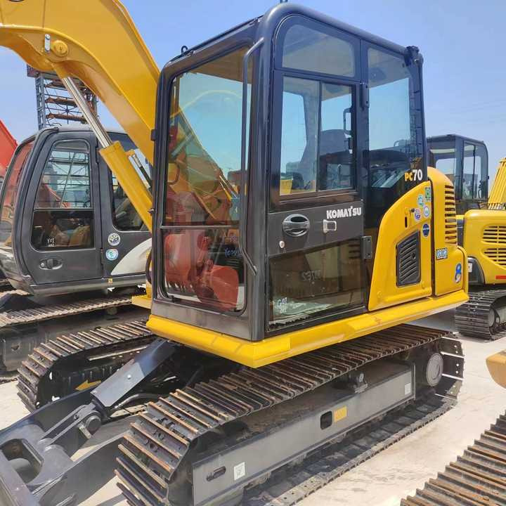 Used Excavator KOMATSU PC70-8 Construction Machinery Excavator PC70-8 PC60 PC70 Excavators for Sale at Negotiable Price - Escavadeira: foto 1 Used Excavator KOMATSU PC70-8 Construction Machinery Excavator PC70-8 PC60 PC70 Excavators for Sale at Negotiable Price - Escavadeira: foto 1