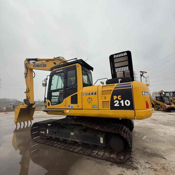 Used Good Quality Japan Original PC210-8 in Good Condition PC210-8 Komatsu - Escavadora de rastos: foto 2 Used Good Quality Japan Original PC210-8 in Good Condition PC210-8 Komatsu - Escavadora de rastos: foto 2