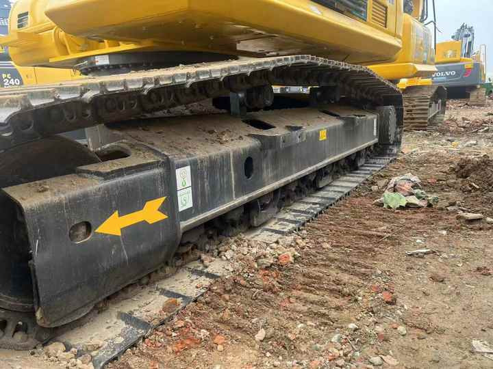 Used Good Quality Japan Original PC240-8 in Good Condition PC240-8 Komatsu - Escavadora de rastos: foto 4 Used Good Quality Japan Original PC240-8 in Good Condition PC240-8 Komatsu - Escavadora de rastos: foto 4
