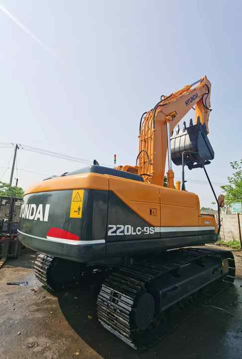 Used HYUNDAI R220-9S New Model Excavator Second Hand Machine Popular Brand Korean hyundai Hydraulic Machinery - Escavadora de rastos: foto 5 Used HYUNDAI R220-9S New Model Excavator Second Hand Machine Popular Brand Korean hyundai Hydraulic Machinery - Escavadora de rastos: foto 5