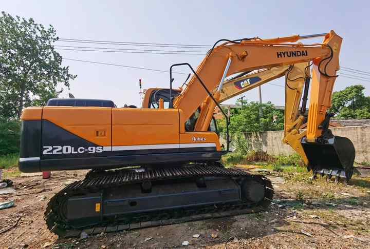 Used HYUNDAI R220-9S New Model Excavator Second Hand Machine Popular Brand Korean hyundai Hydraulic Machinery - Escavadora de rastos: foto 4 Used HYUNDAI R220-9S New Model Excavator Second Hand Machine Popular Brand Korean hyundai Hydraulic Machinery - Escavadora de rastos: foto 4