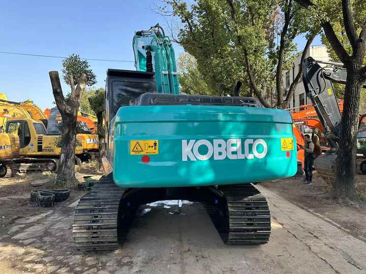 Used Japan Kobelco SK200-8 Crawler Excavator New Arrival Earth-moving Machine for Sale - Escavadeira: foto 2 Used Japan Kobelco SK200-8 Crawler Excavator New Arrival Earth-moving Machine for Sale - Escavadeira: foto 2