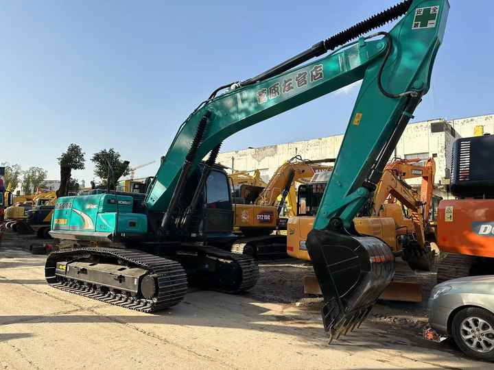 Used Japan Kobelco SK200-8 Crawler Excavator New Arrival Earth-moving Machine for Sale - Escavadeira: foto 5 Used Japan Kobelco SK200-8 Crawler Excavator New Arrival Earth-moving Machine for Sale - Escavadeira: foto 5