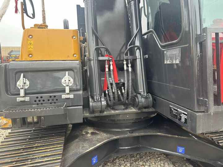 Used Original Volvo EC140 Excavator on Sale - Escavadeira: foto 3 Used Original Volvo EC140 Excavator on Sale - Escavadeira: foto 3