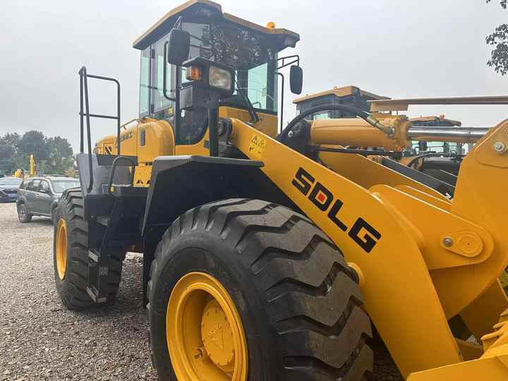 Used Road Construction Equipment SDLG LG956L Wheel Loader Second Hand SDLG 936 LG 953 LG958F 956L for Sale - Pá carregadora de rodas: foto 2 Used Road Construction Equipment SDLG LG956L Wheel Loader Second Hand SDLG 936 LG 953 LG958F 956L for Sale - Pá carregadora de rodas: foto 2