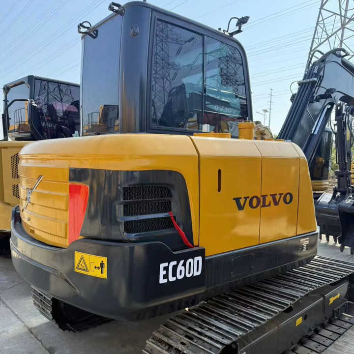 Used volvo Ec60 Mini 6tons Excavator in Stock for Sale - Escavadeira: foto 1 Used volvo Ec60 Mini 6tons Excavator in Stock for Sale - Escavadeira: foto 1