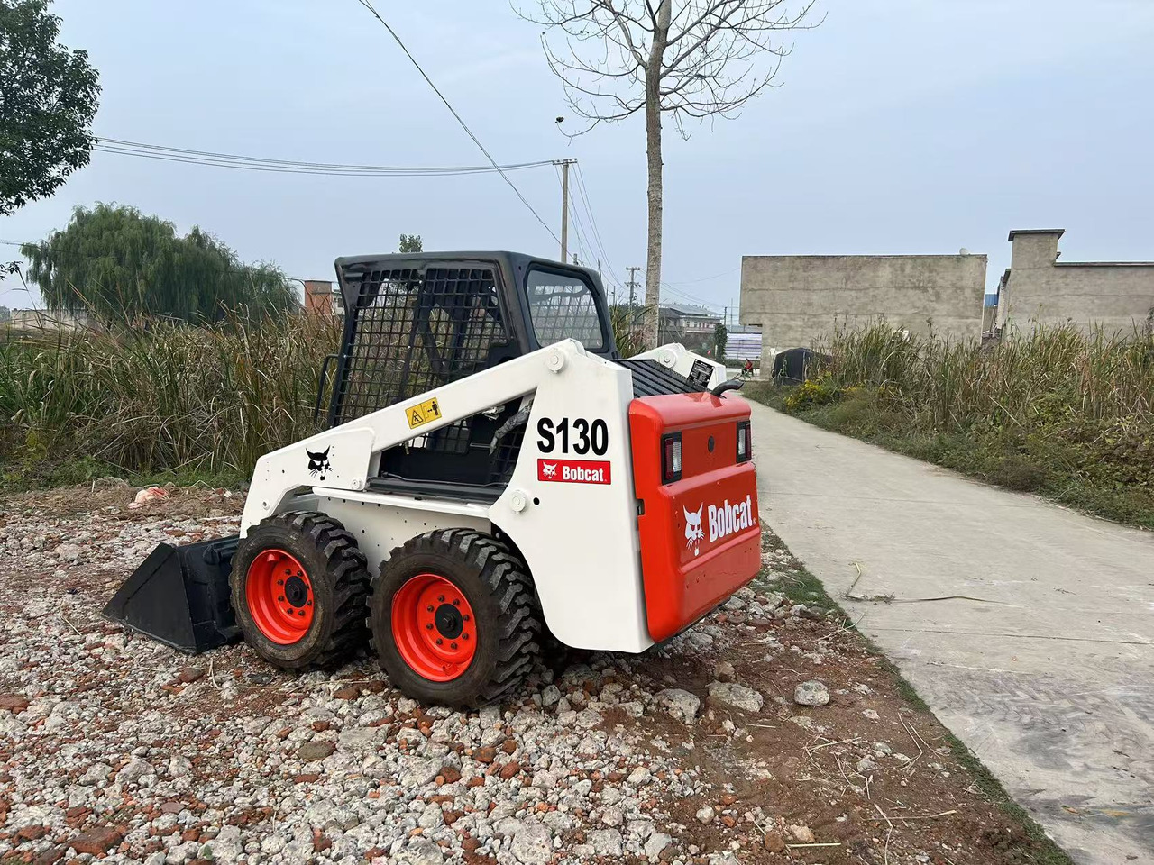 BOBCAT S130 - Mini pá carregadora: foto 4 BOBCAT S130 - Mini pá carregadora: foto 4
