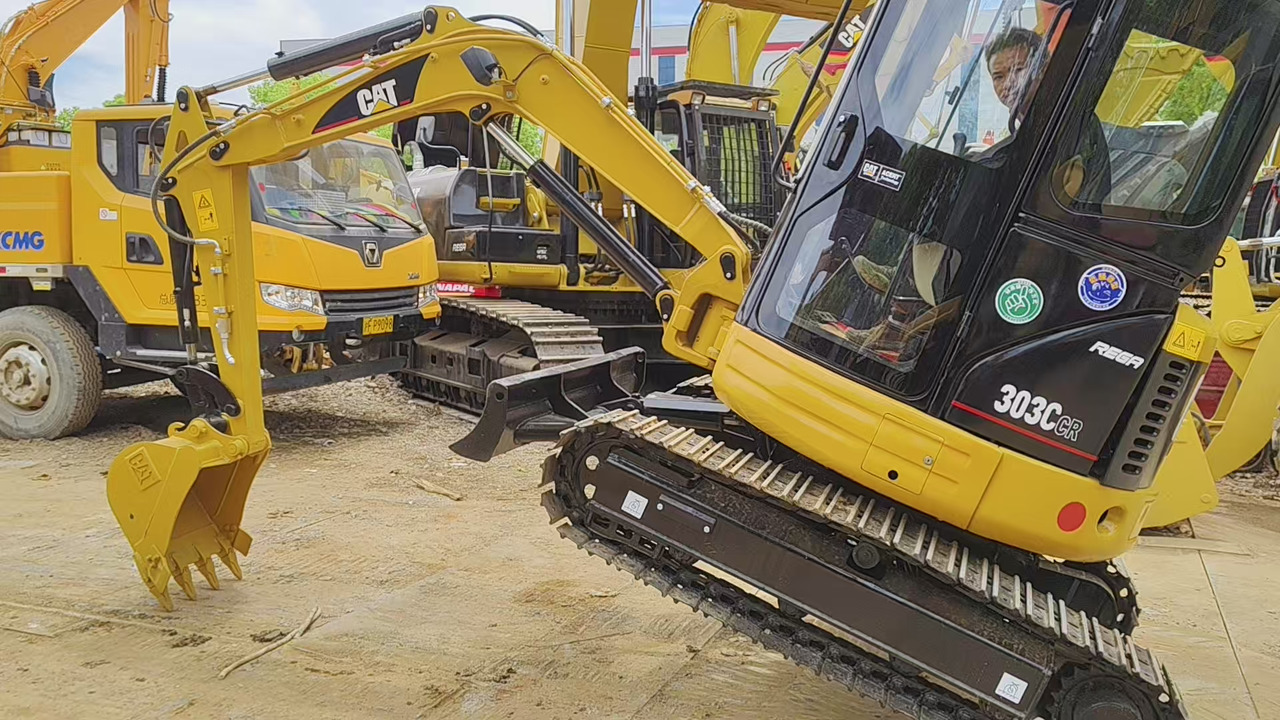 CATERPILLAR 303C - Mini escavadeira: foto 1 CATERPILLAR 303C - Mini escavadeira: foto 1