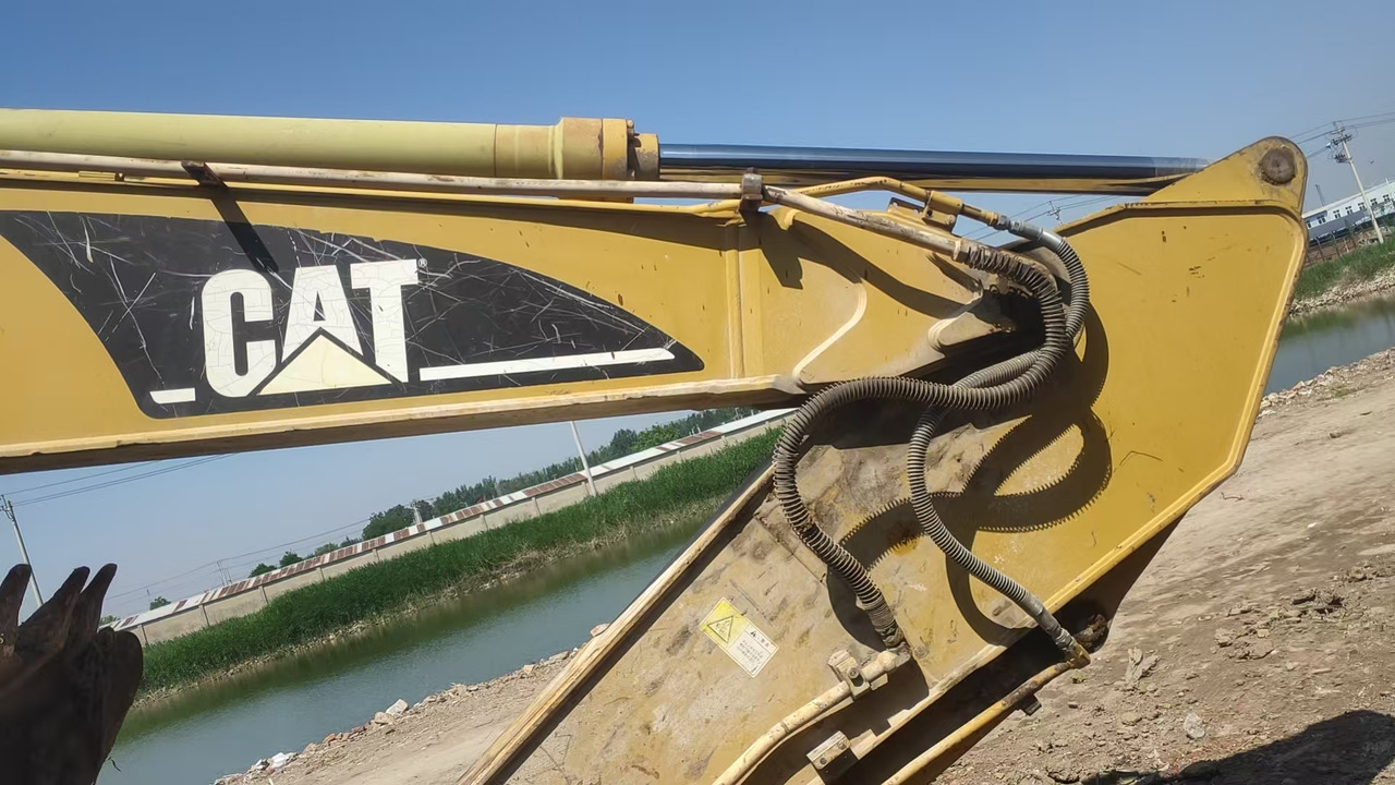 CATERPILLAR 320C - Escavadora de rastos: foto 2 CATERPILLAR 320C - Escavadora de rastos: foto 2
