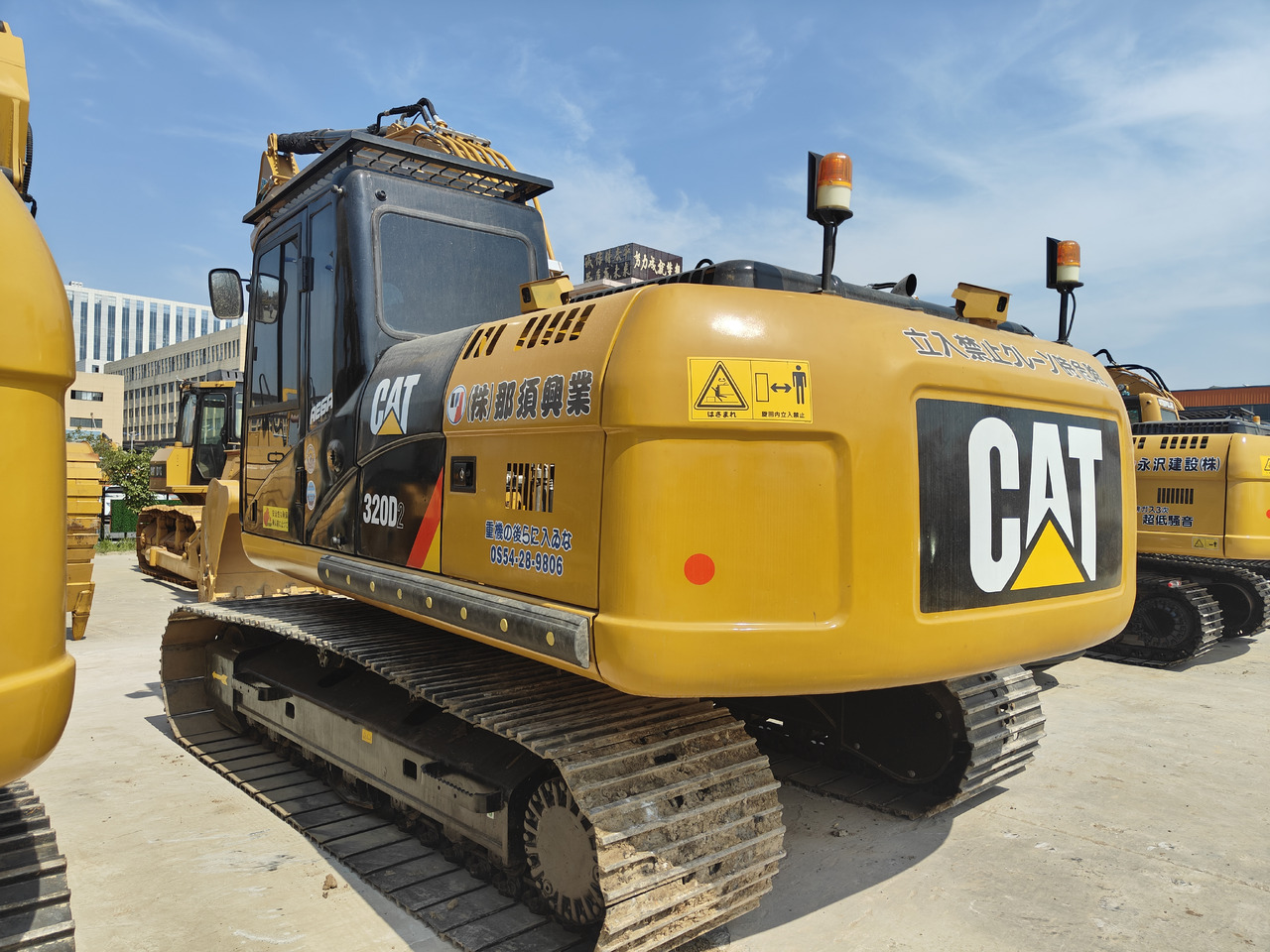 CATERPILLAR 320D2 - Escavadora de rastos: foto 5 CATERPILLAR 320D2 - Escavadora de rastos: foto 5