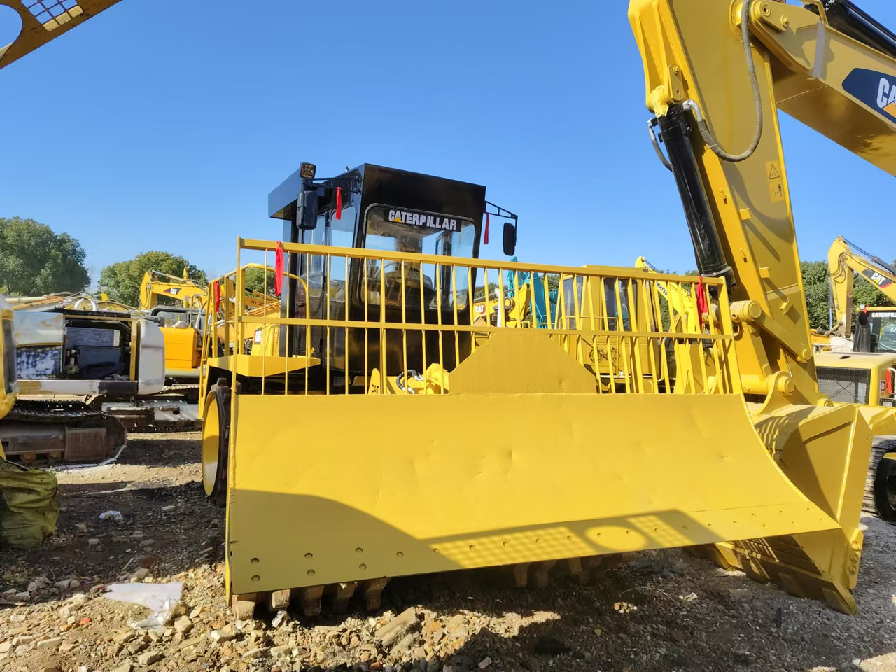 CATERPILLAR 826G - Compactador de asfalto: foto 3 CATERPILLAR 826G - Compactador de asfalto: foto 3