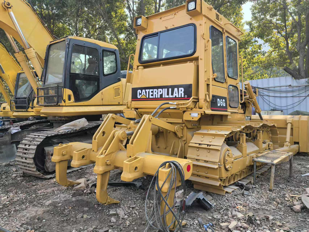 CATERPILLAR D6G - Buldôzer: foto 4 CATERPILLAR D6G - Buldôzer: foto 4