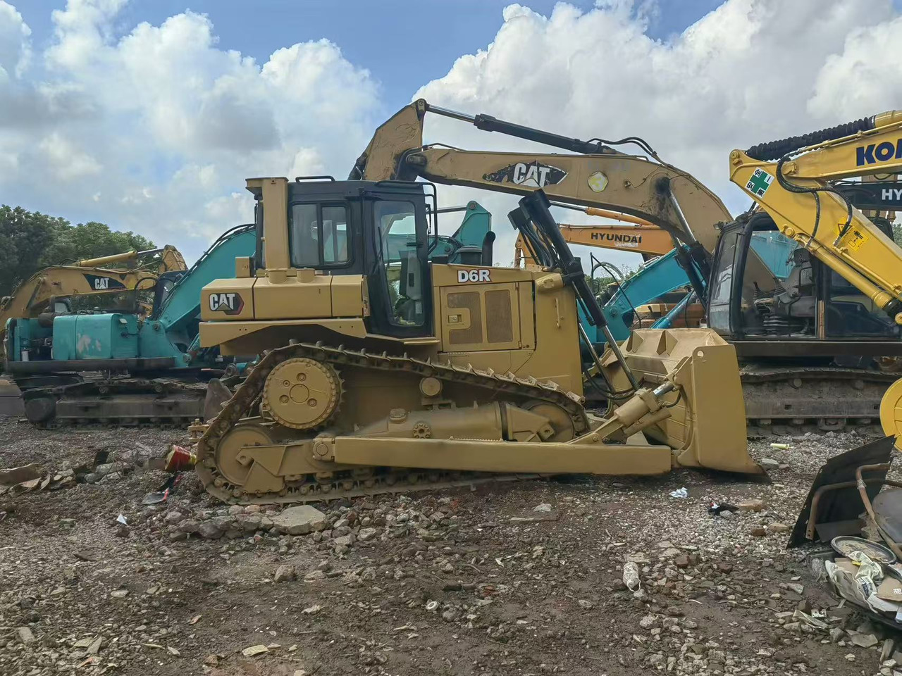 CATERPILLAR D6R - Buldôzer: foto 4 CATERPILLAR D6R - Buldôzer: foto 4