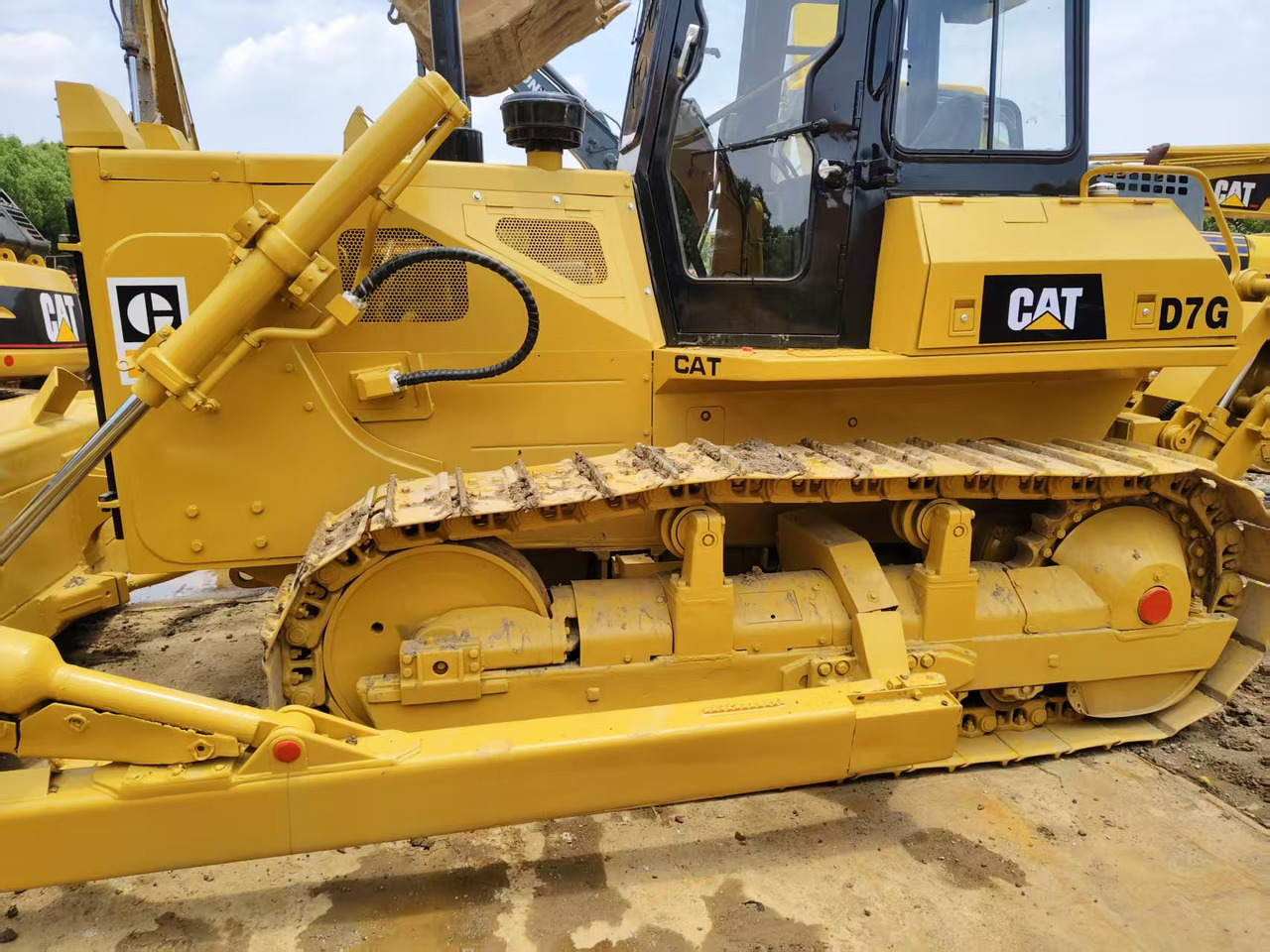 CATERPILLAR D7G - Buldôzer: foto 2 CATERPILLAR D7G - Buldôzer: foto 2