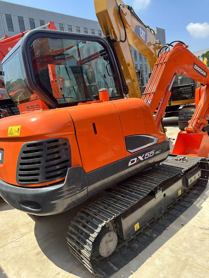 DOOSAN DX55-9C - Escavadora de rastos: foto 2 DOOSAN DX55-9C - Escavadora de rastos: foto 2