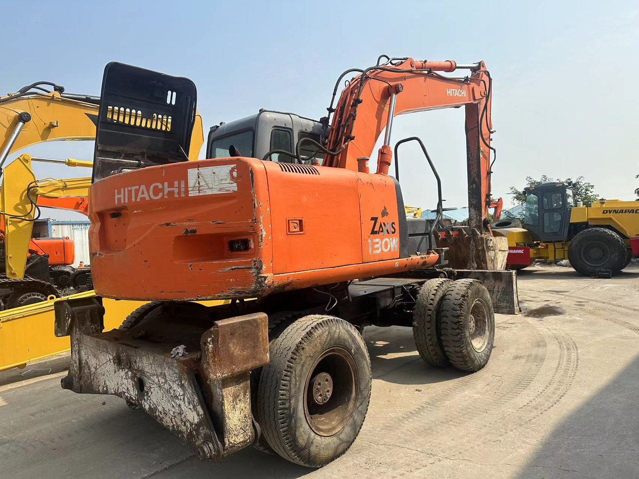 HITACHI ZX130 - Escavadeira de rodas: foto 2 HITACHI ZX130 - Escavadeira de rodas: foto 2