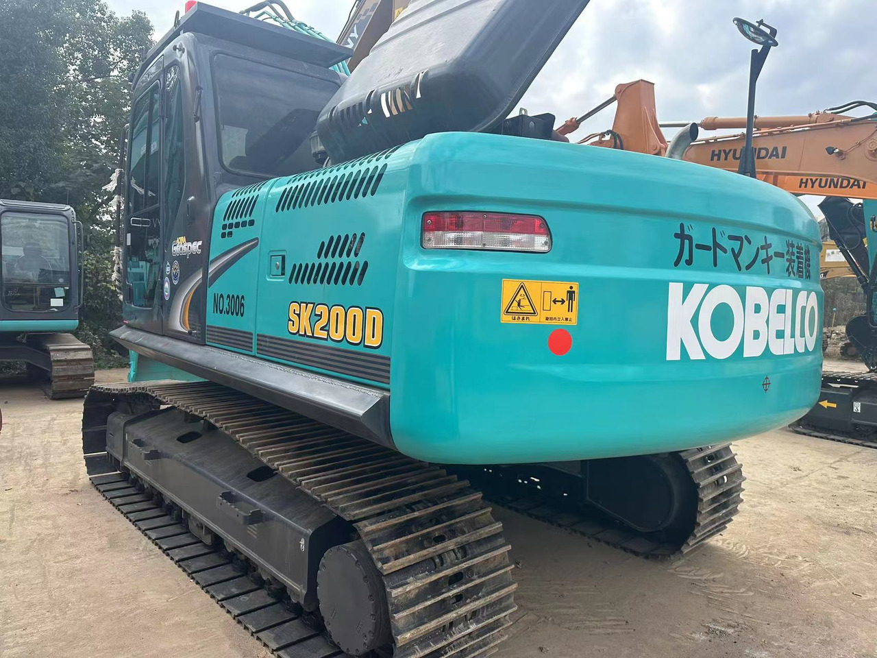 KOBELCO SK200D - Mini escavadeira: foto 3 KOBELCO SK200D - Mini escavadeira: foto 3