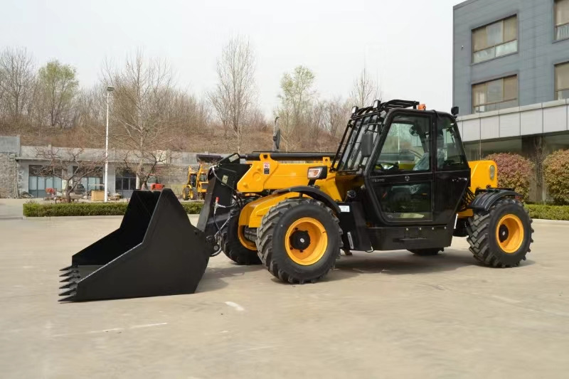 KOMATSU Longer boom - Empilhadeira a diesel: foto 4 KOMATSU Longer boom - Empilhadeira a diesel: foto 4