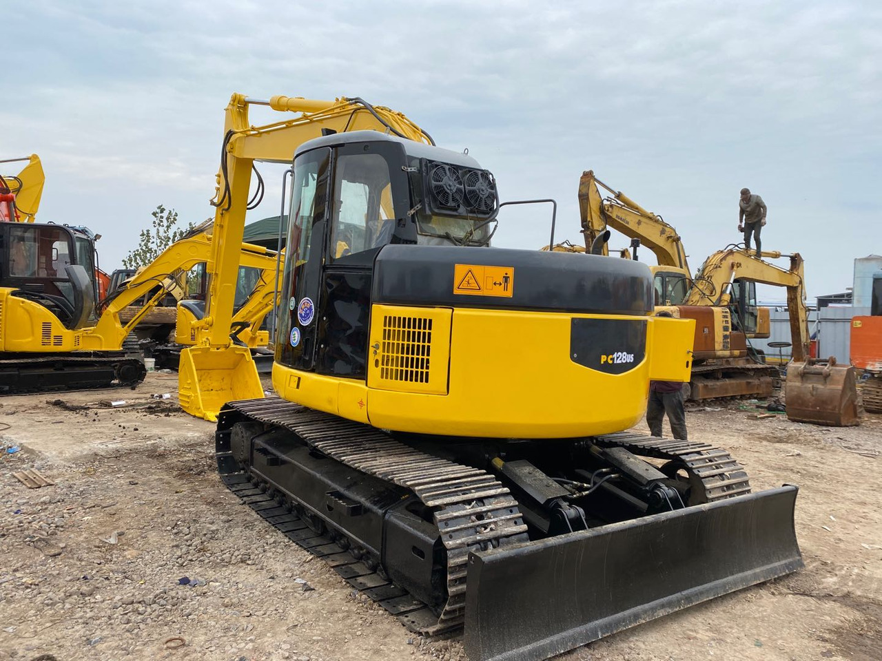 KOMATSU PC128US - Escavadora de rastos: foto 2 KOMATSU PC128US - Escavadora de rastos: foto 2