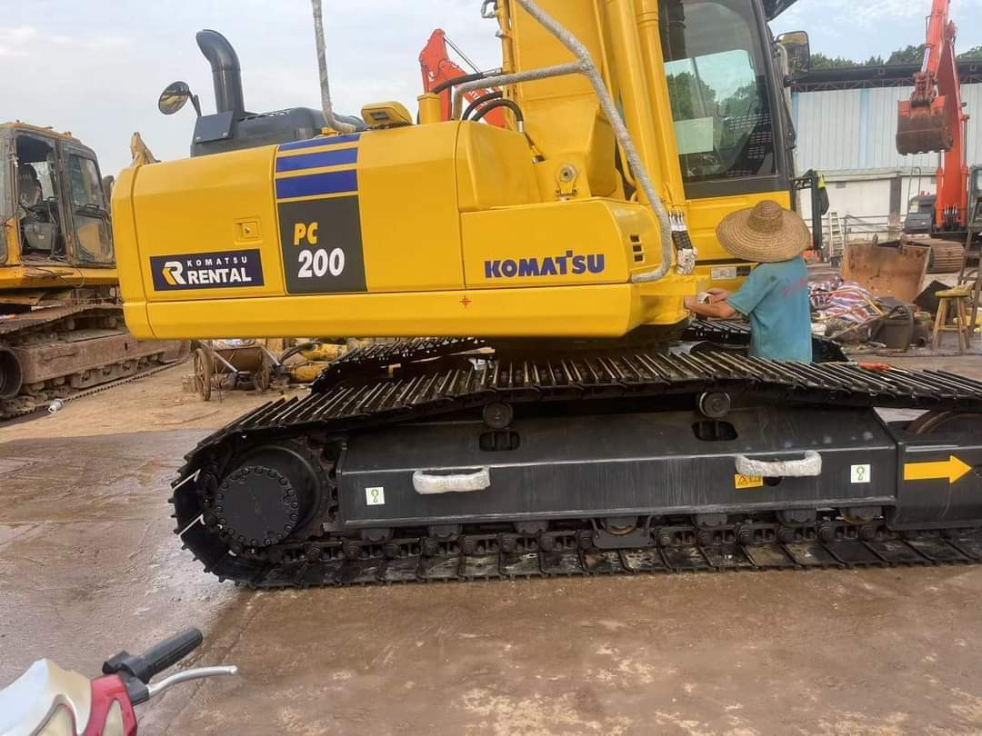 KOMATSU PC200-8 - Escavadora de rastos: foto 4 KOMATSU PC200-8 - Escavadora de rastos: foto 4