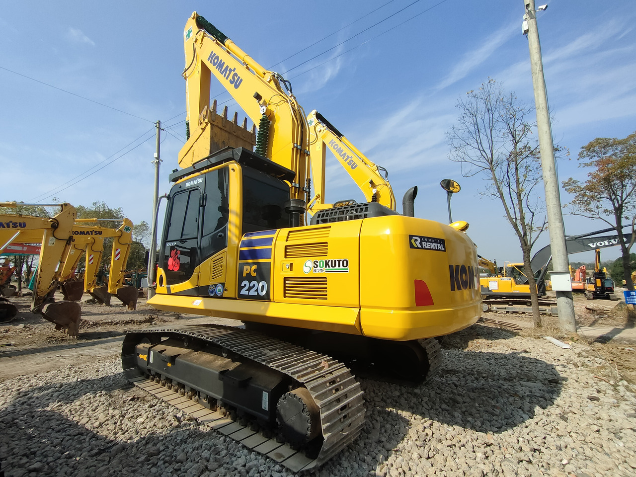KOMATSU PC220-8 - Escavadora de rastos: foto 1 KOMATSU PC220-8 - Escavadora de rastos: foto 1