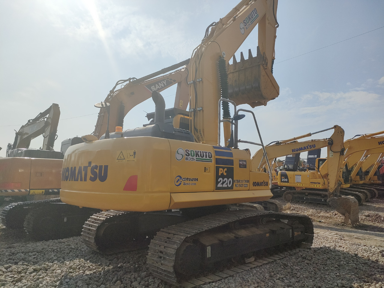 KOMATSU PC220-8 - Escavadora de rastos: foto 3 KOMATSU PC220-8 - Escavadora de rastos: foto 3