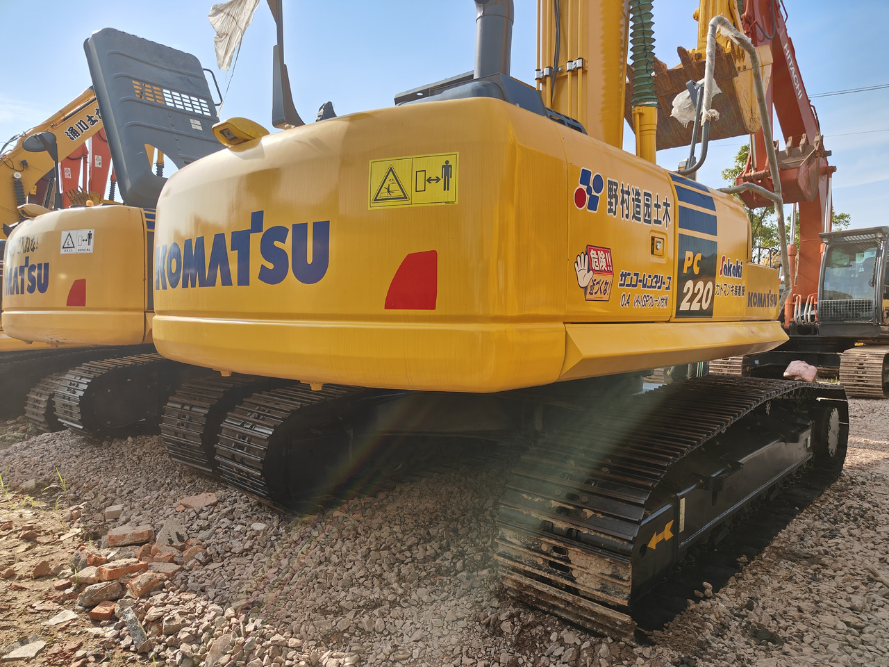 KOMATSU PC220-8 - Escavadora de rastos: foto 3 KOMATSU PC220-8 - Escavadora de rastos: foto 3