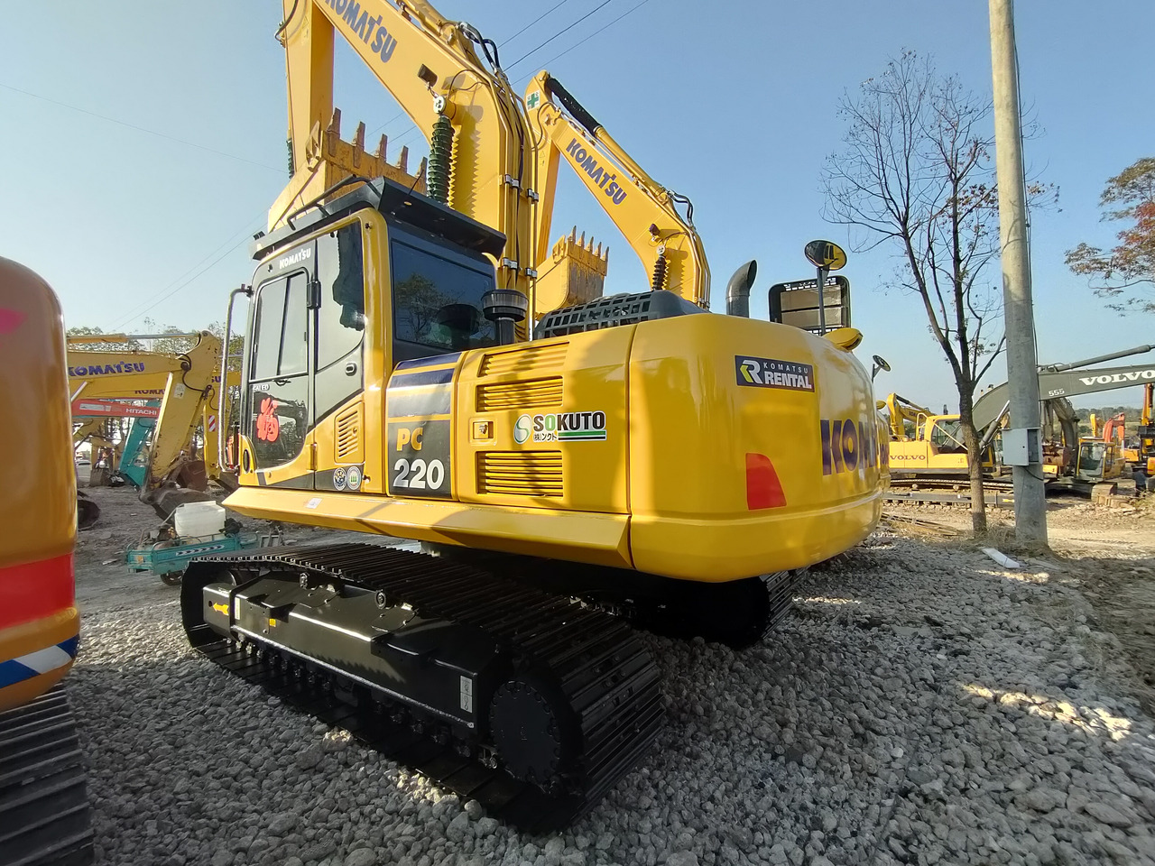 KOMATSU PC220-8 - Escavadora de rastos: foto 4 KOMATSU PC220-8 - Escavadora de rastos: foto 4