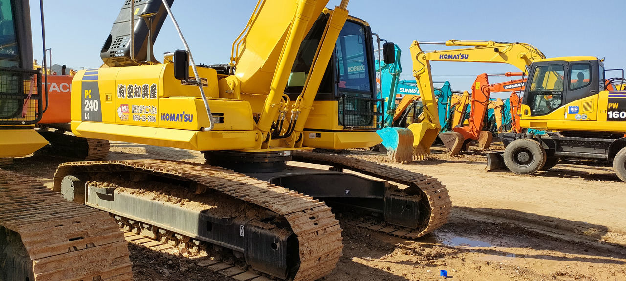 KOMATSU PC240-8 - Escavadora de rastos: foto 4 KOMATSU PC240-8 - Escavadora de rastos: foto 4