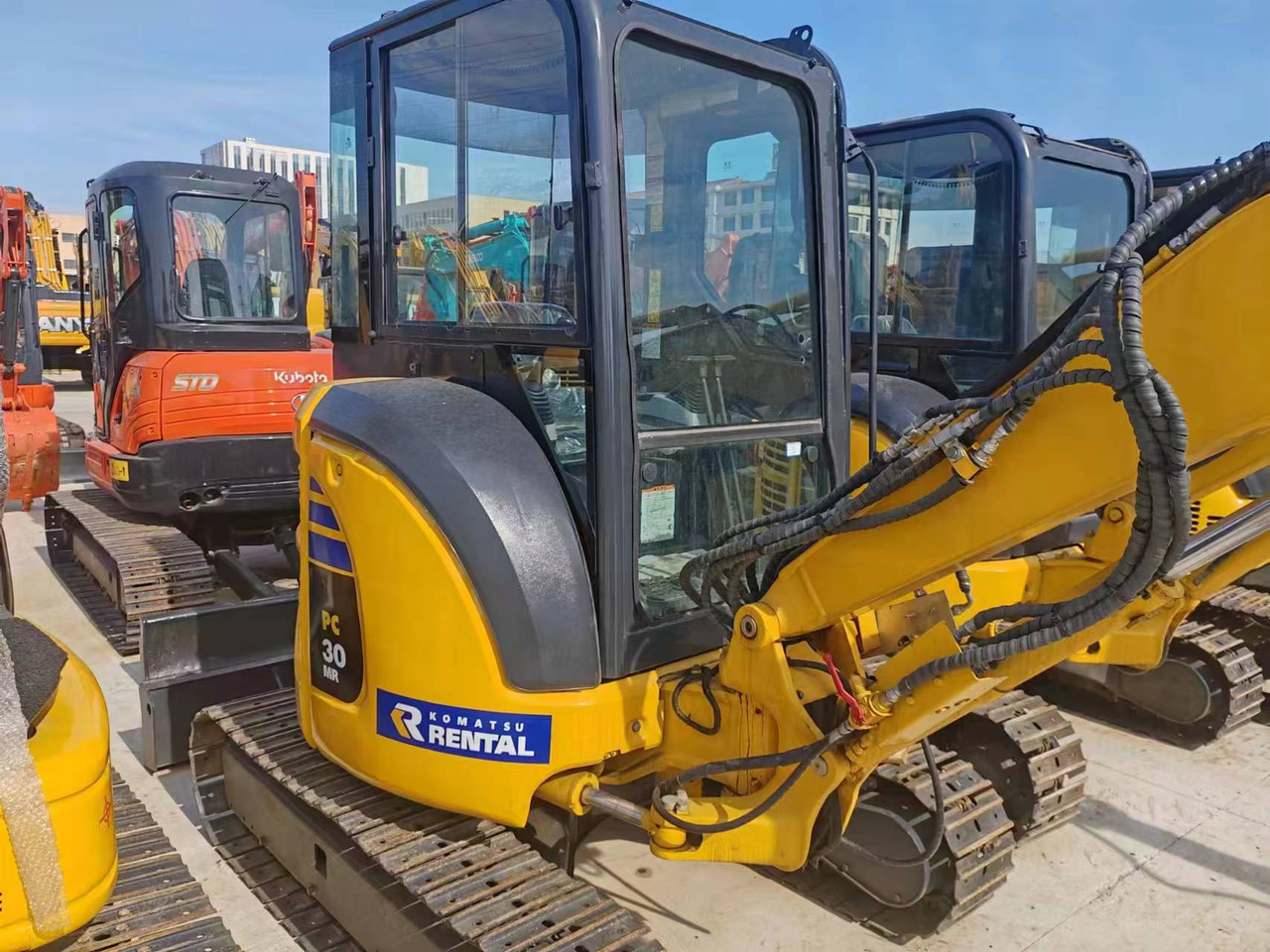 KOMATSU PC30 - Escavadora de rastos: foto 1 KOMATSU PC30 - Escavadora de rastos: foto 1
