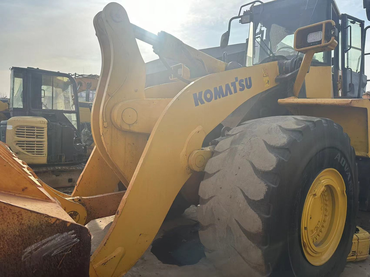 KOMATSU WA500-3 - Pá carregadora de rodas: foto 2 KOMATSU WA500-3 - Pá carregadora de rodas: foto 2