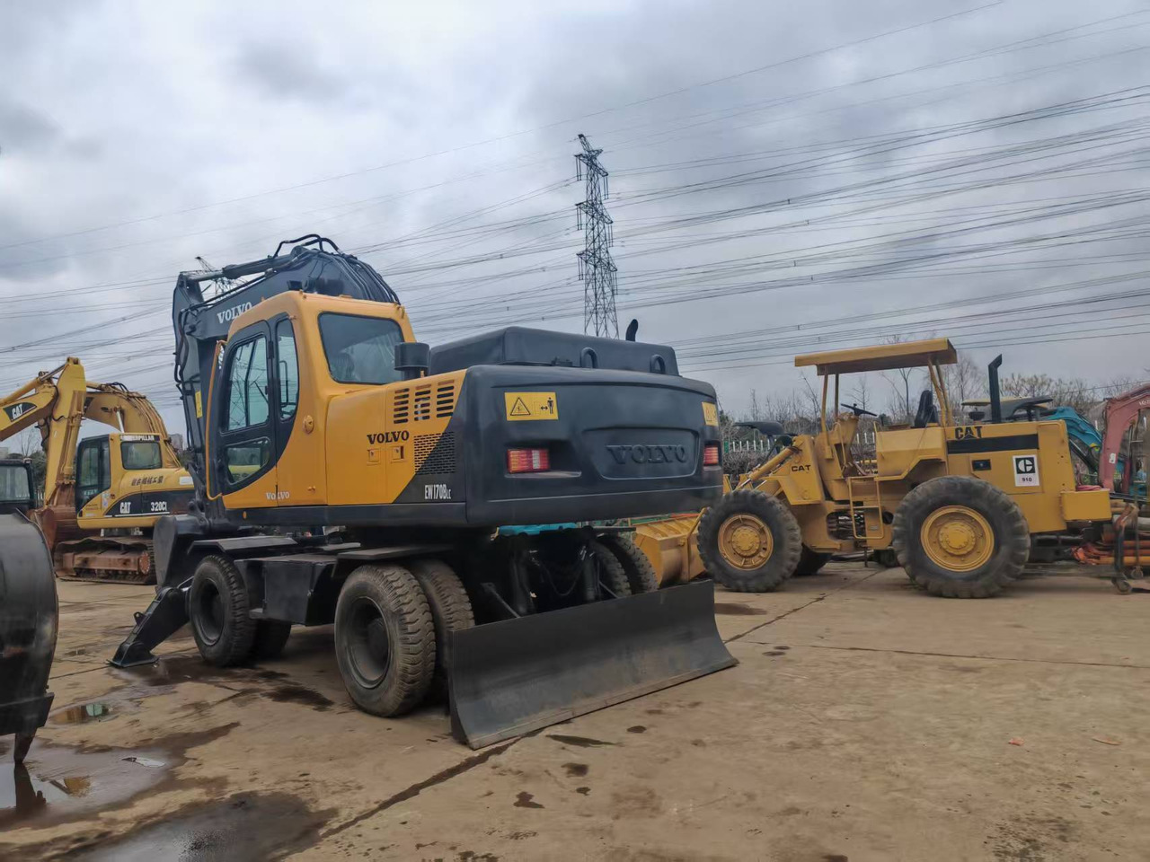 VOLVO EW170BLC - Escavadeira de rodas: foto 1 VOLVO EW170BLC - Escavadeira de rodas: foto 1