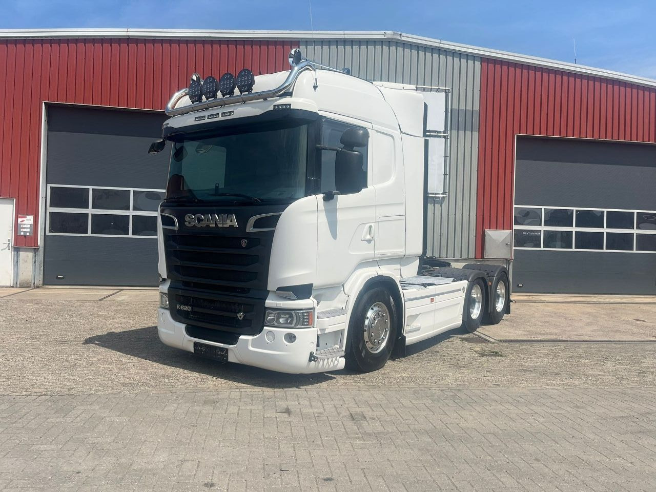 Scania R620-V8 Scania R620 6x4 - Tractor: foto 1 Scania R620-V8 Scania R620 6x4 - Tractor: foto 1