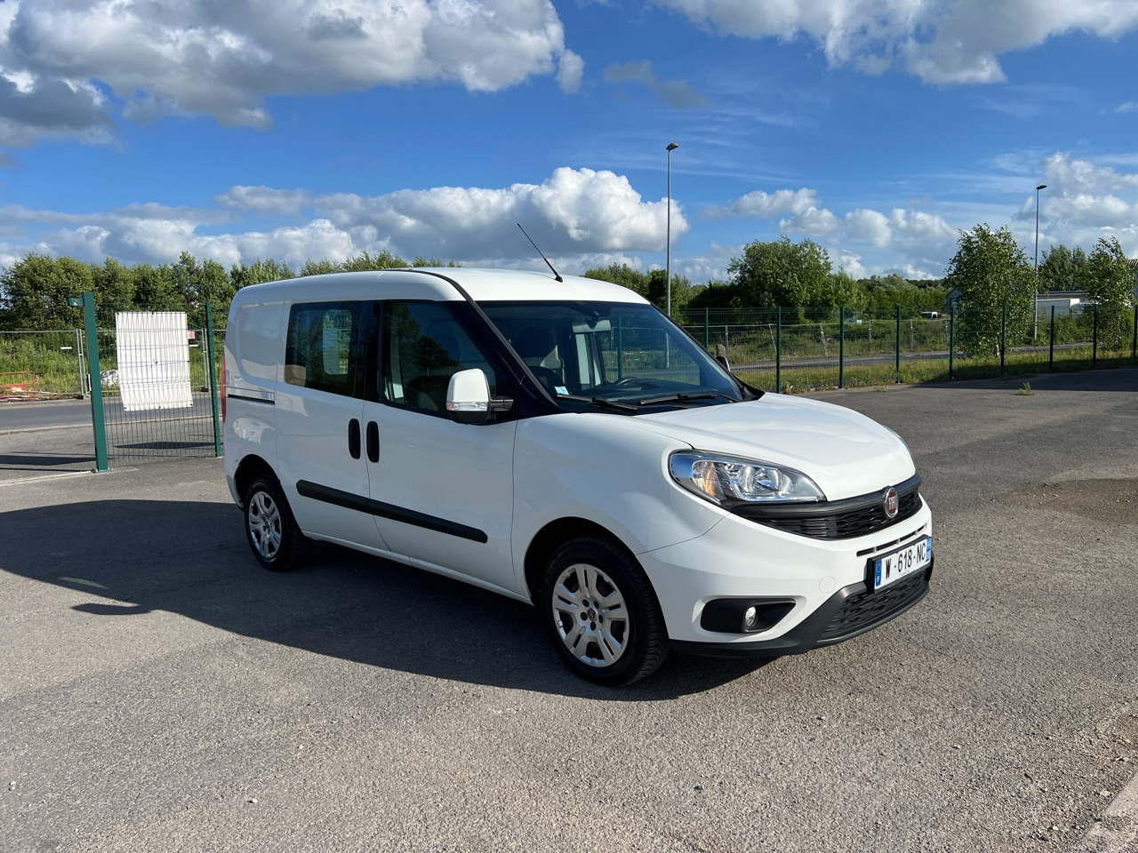 FIAT Doblo Multijet 1.3 95ch Utilitaire - Furgão: foto 1 FIAT Doblo Multijet 1.3 95ch Utilitaire - Furgão: foto 1