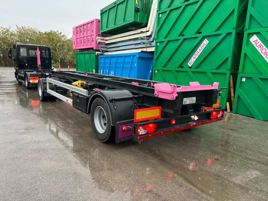 ATLAS RIMORCHIO ATLAS SCARRABILE - Reboque ampliroll/ Multibenne: foto 1 ATLAS RIMORCHIO ATLAS SCARRABILE - Reboque ampliroll/ Multibenne: foto 1