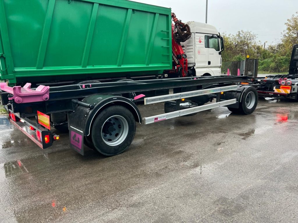 ATLAS RIMORCHIO ATLAS SCARRABILE - Reboque ampliroll/ Multibenne: foto 4 ATLAS RIMORCHIO ATLAS SCARRABILE - Reboque ampliroll/ Multibenne: foto 4