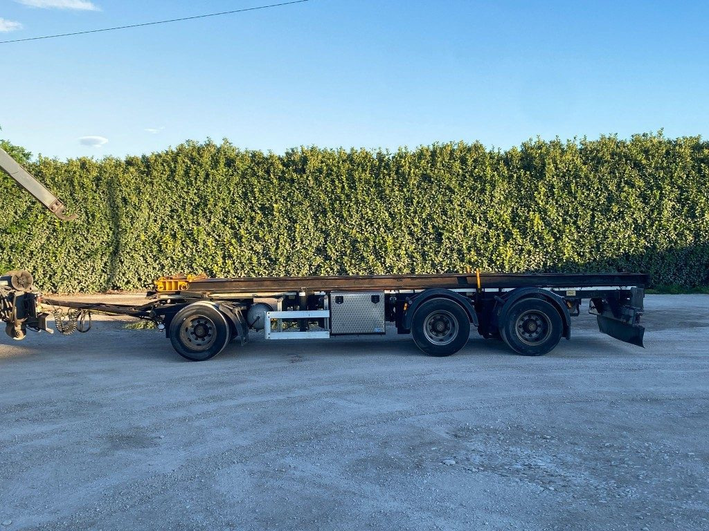 CARDI RIMORCHIO CARDI SCARRABILE RIBALTABILE PNEUMATICO - Reboque ampliroll/ Multibenne: foto 3 CARDI RIMORCHIO CARDI SCARRABILE RIBALTABILE PNEUMATICO - Reboque ampliroll/ Multibenne: foto 3