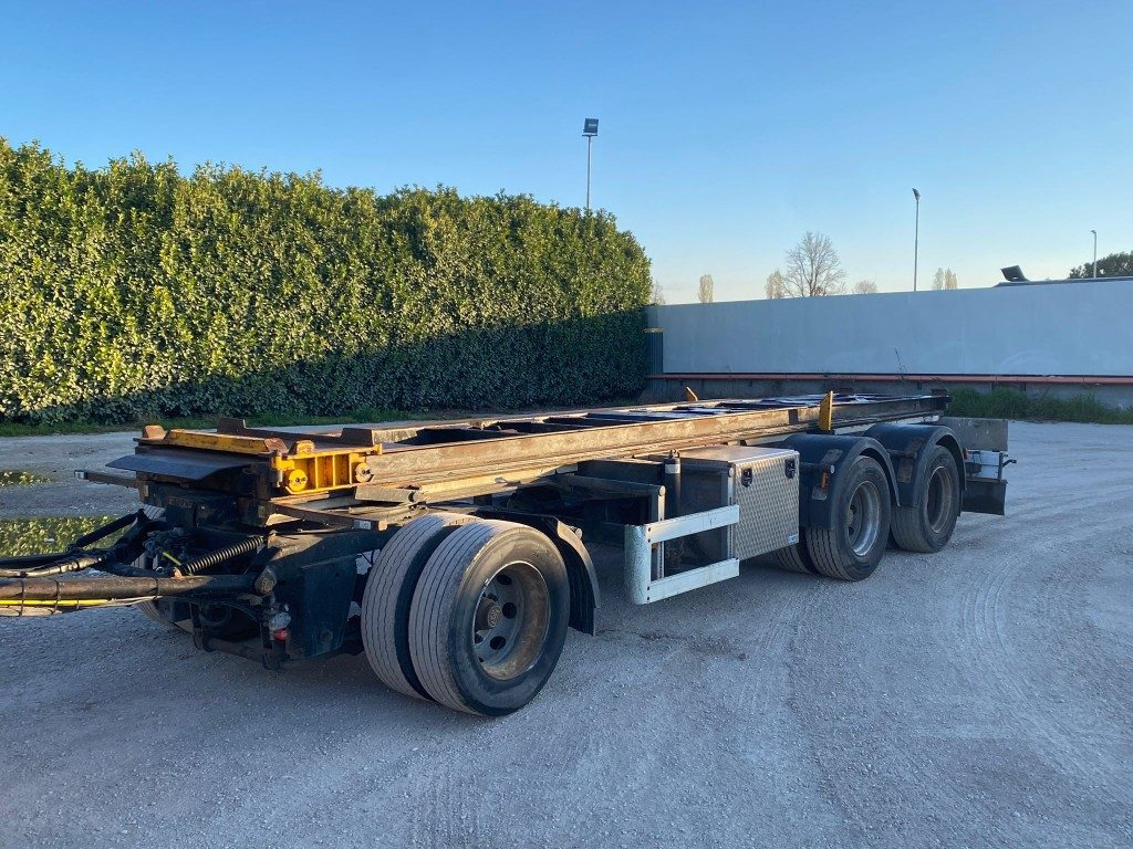 CARDI RIMORCHIO CARDI SCARRABILE RIBALTABILE PNEUMATICO - Reboque ampliroll/ Multibenne: foto 2 CARDI RIMORCHIO CARDI SCARRABILE RIBALTABILE PNEUMATICO - Reboque ampliroll/ Multibenne: foto 2