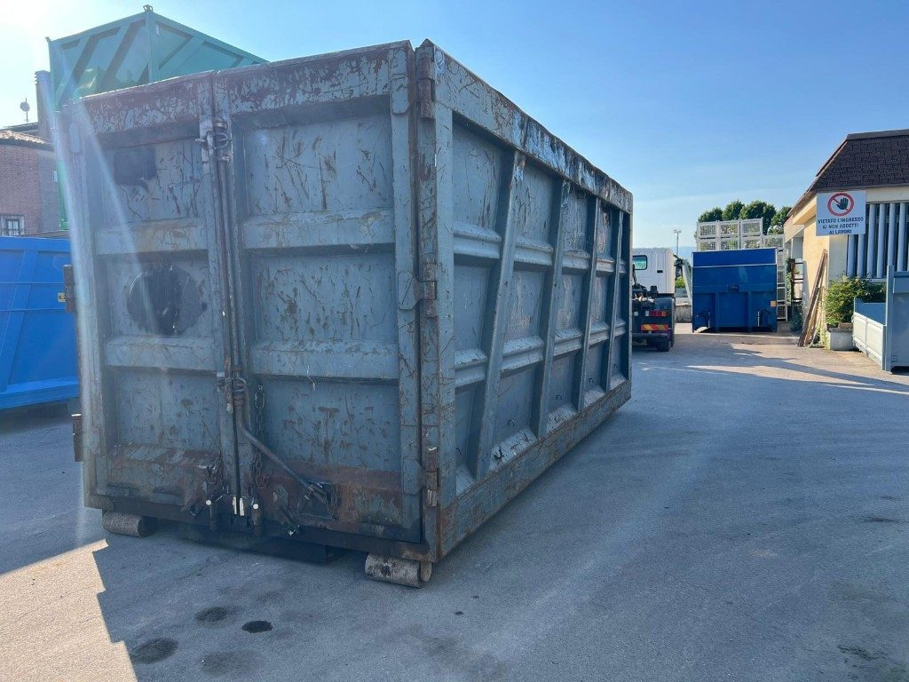 CONTAINER SCARRABILE USATO A CIELO APERTO - Contentor ampliroll: foto 4 CONTAINER SCARRABILE USATO A CIELO APERTO - Contentor ampliroll: foto 4