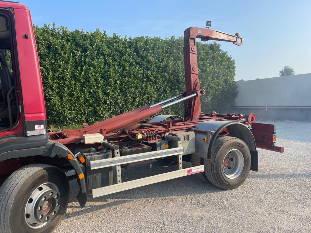 FIAT IVECO EUROCARGO 150E23 - Camião polibenne: foto 4 FIAT IVECO EUROCARGO 150E23 - Camião polibenne: foto 4