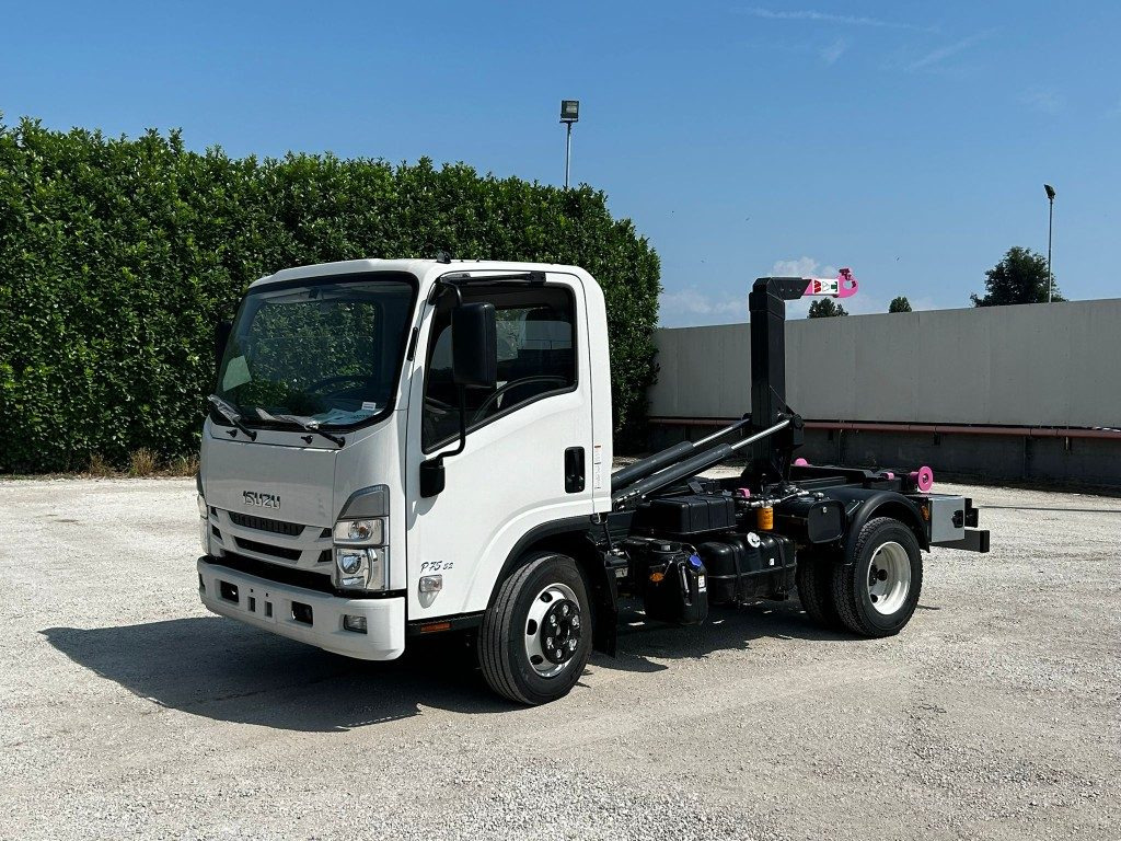 ISUZU P75 NUOVO SCARRABILE - Camião polibenne: foto 1 ISUZU P75 NUOVO SCARRABILE - Camião polibenne: foto 1