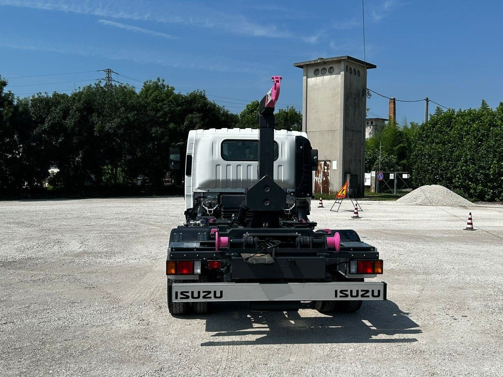 ISUZU P75 NUOVO SCARRABILE - Camião polibenne: foto 4 ISUZU P75 NUOVO SCARRABILE - Camião polibenne: foto 4