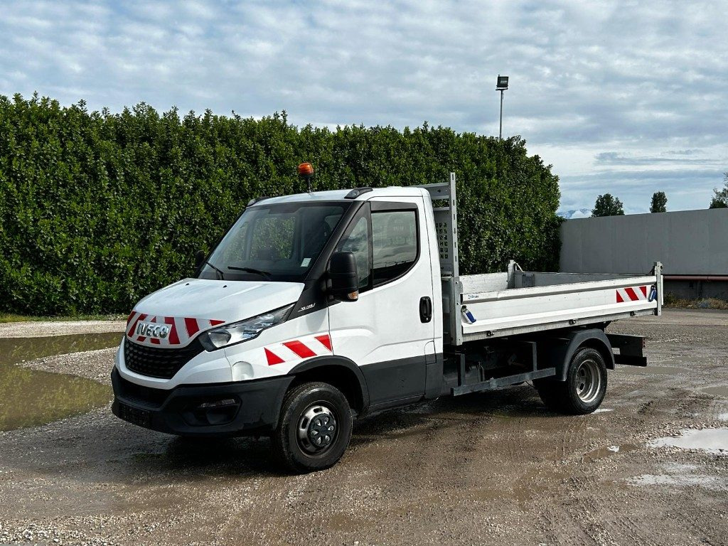 IVECO DAILY 35.140 RIBALTABILE - Carrinha basculante: foto 1 IVECO DAILY 35.140 RIBALTABILE - Carrinha basculante: foto 1