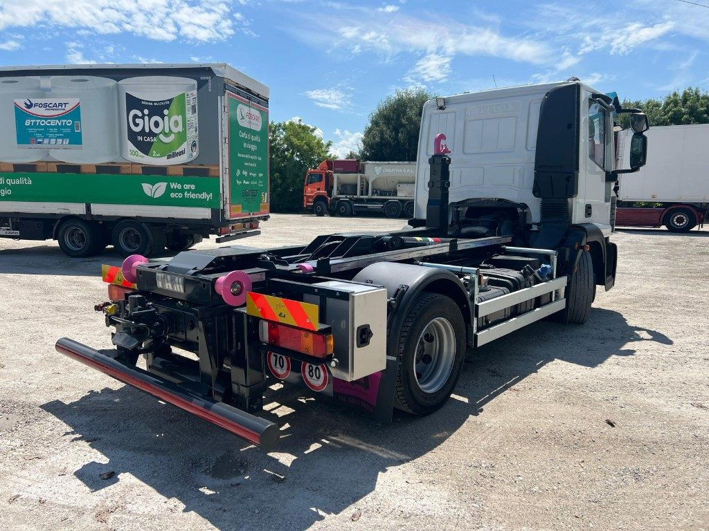 IVECO EUROCARGO 120E28 CON SCARRABILE NUOVO - Camião polibenne: foto 5 IVECO EUROCARGO 120E28 CON SCARRABILE NUOVO - Camião polibenne: foto 5