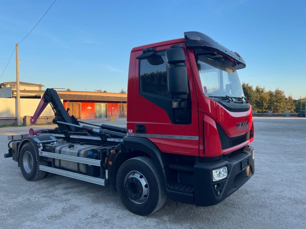 IVECO EUROCARGO 160E32 CON SCARRABILE NUOVO - Camião polibenne: foto 2 IVECO EUROCARGO 160E32 CON SCARRABILE NUOVO - Camião polibenne: foto 2