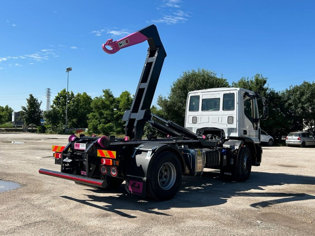 IVECO EUROCARGO 180E32K NUOVO SCARRABILE - Camião polibenne: foto 5 IVECO EUROCARGO 180E32K NUOVO SCARRABILE - Camião polibenne: foto 5